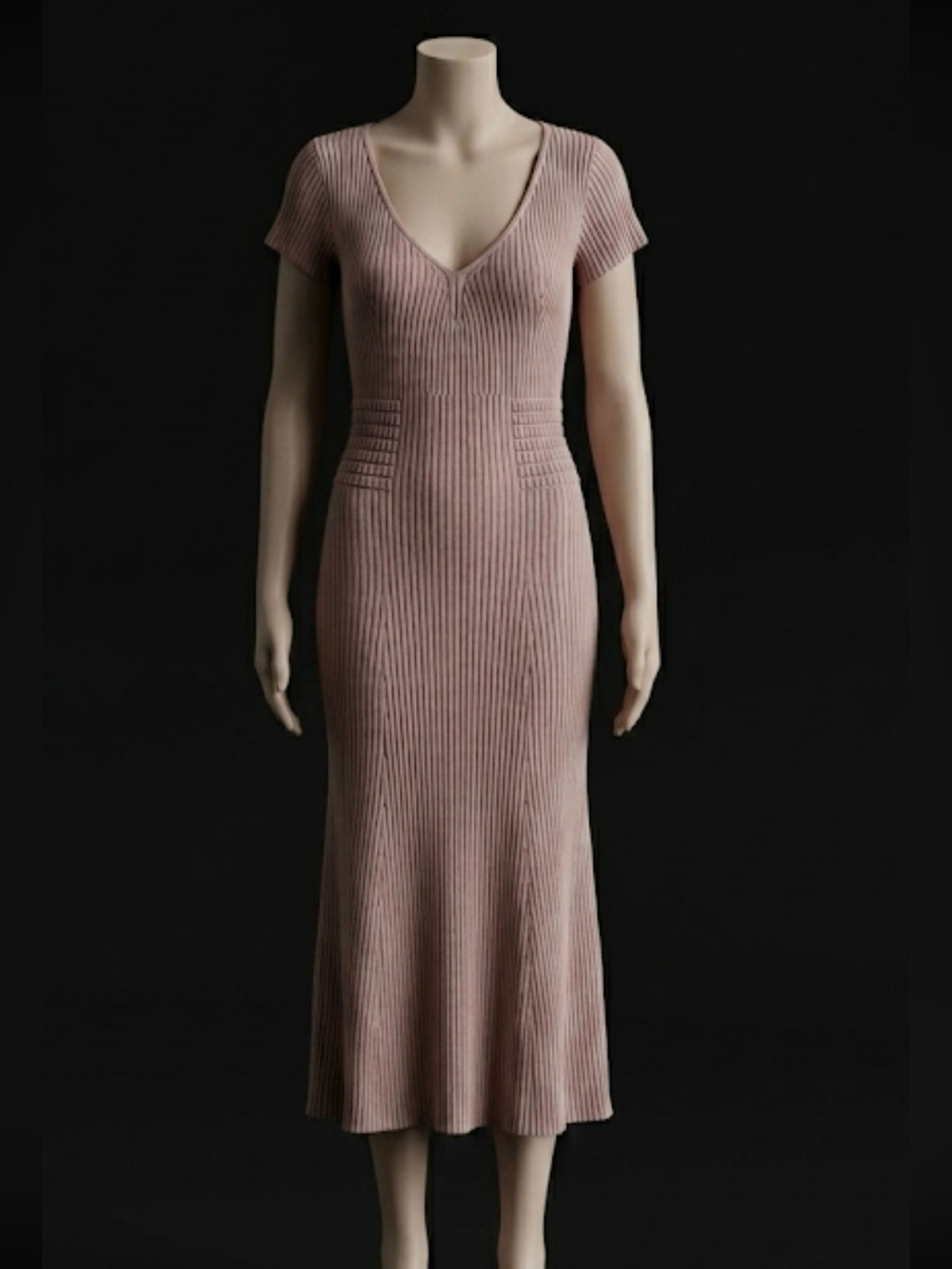 Guess Dusty Rose Ribbed V‑Neck Maxi Dress